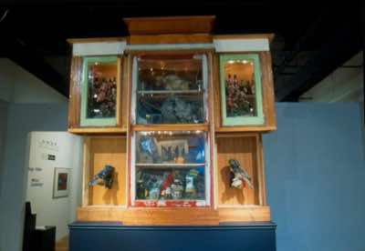 the “8 Bad Moves” and vitrine